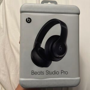 Beats Studio Pro